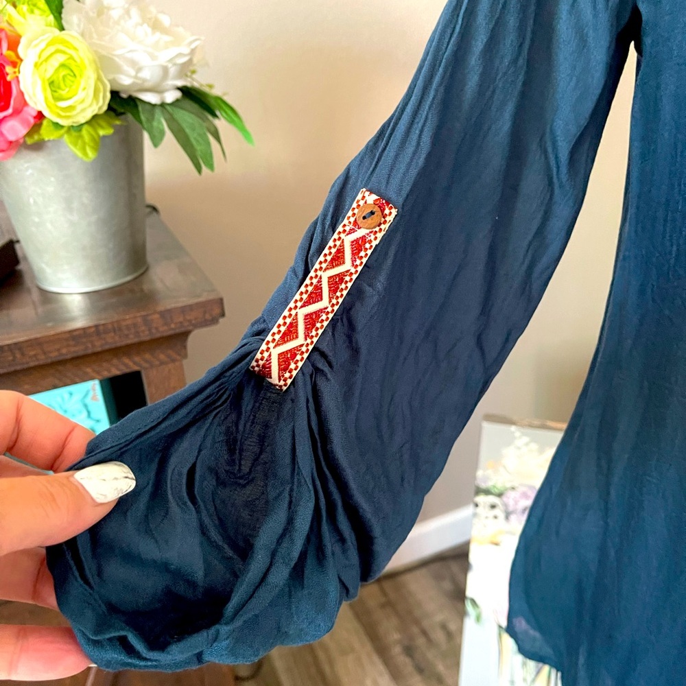 New with tags! Adorable boho top from Buckle! - Picture 2 of 6